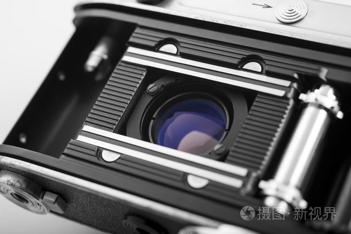 老式照相机的身体打开