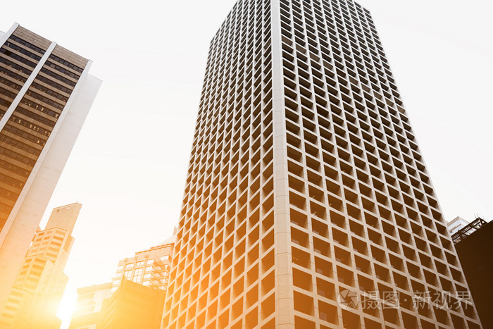 在大都市的现代摩天大楼