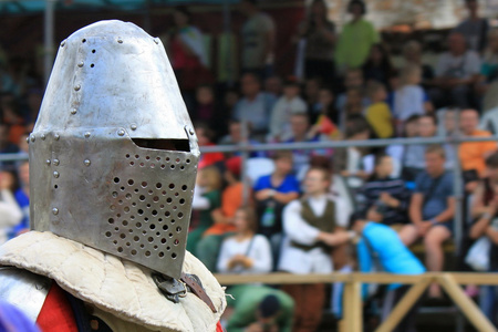 中世纪骑士,铁盔甲特写照片