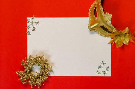 新年愿望激情动机概念做清单与黄金装饰
