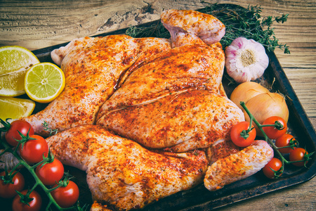 登场整只烤的鸡半生照片