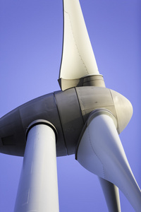 摘要近拍的风电机组生产替代能源