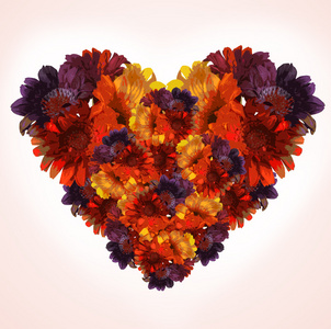 五颜六色的鲜花花束在心的形状