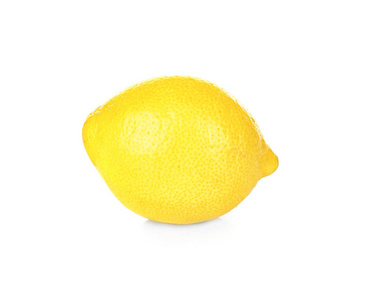 在白色背景上的新鲜柠檬