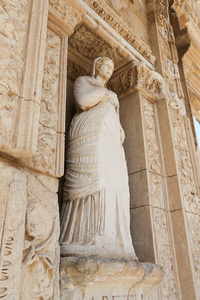德雷特雕像在以弗所古城的化身