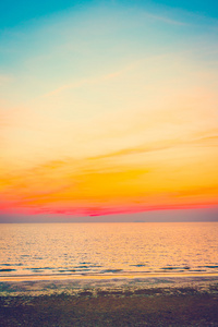 美丽的夕阳海上