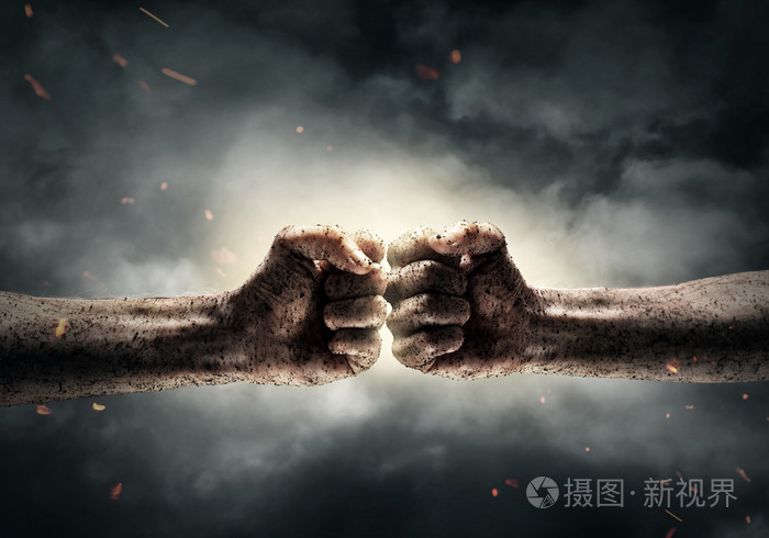 两个拳头打对方