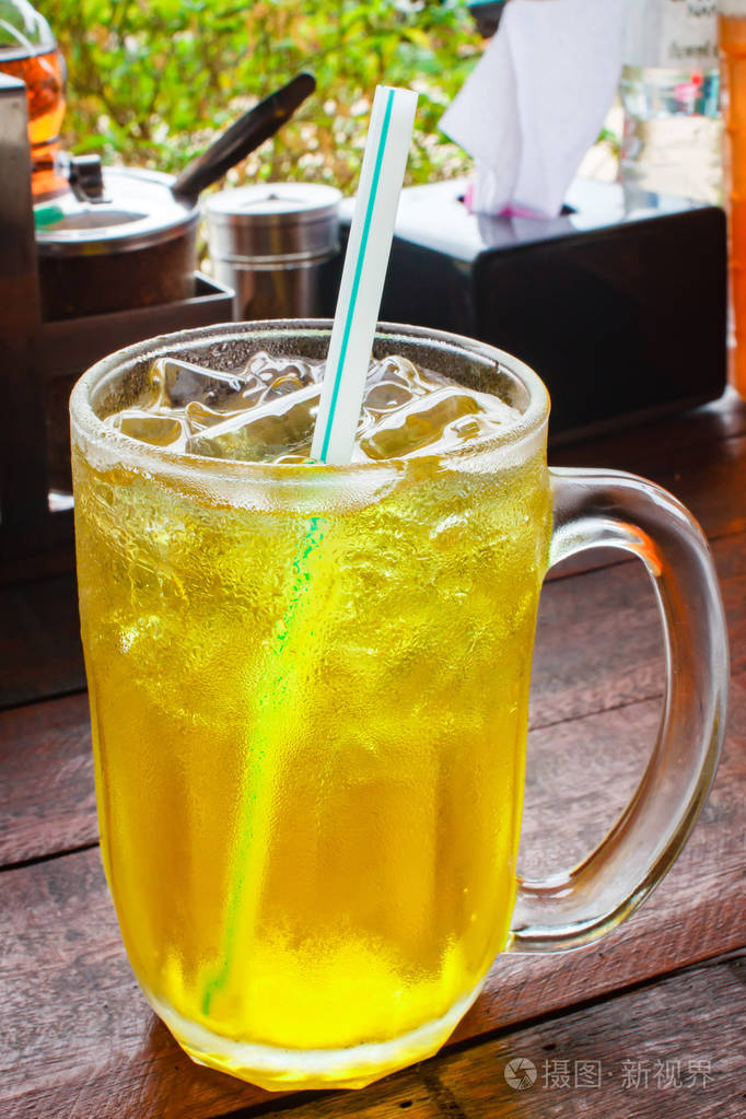 冰菊花茶配糖浆