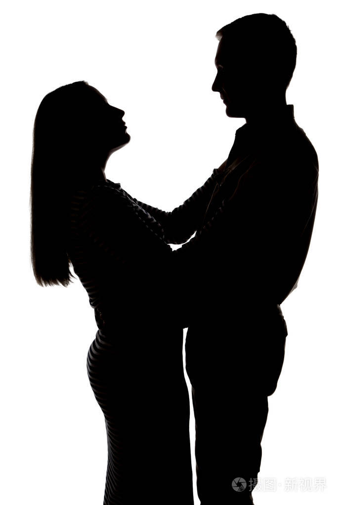轮廓的拥抱浪漫的情侣