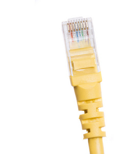 孤立的黄色互联网电缆