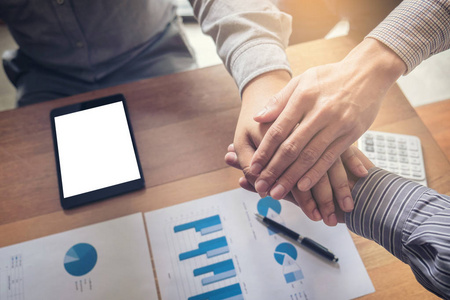 企业加入团队合作过程中,企业的形象,人们加入和放照片