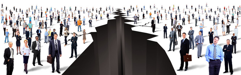 两大集团的人之间的差距照片