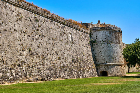 罗兹的老堡垒的墙