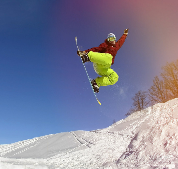 在山的滑雪者照片-正版商用图片0dsqs3-摄图新视界