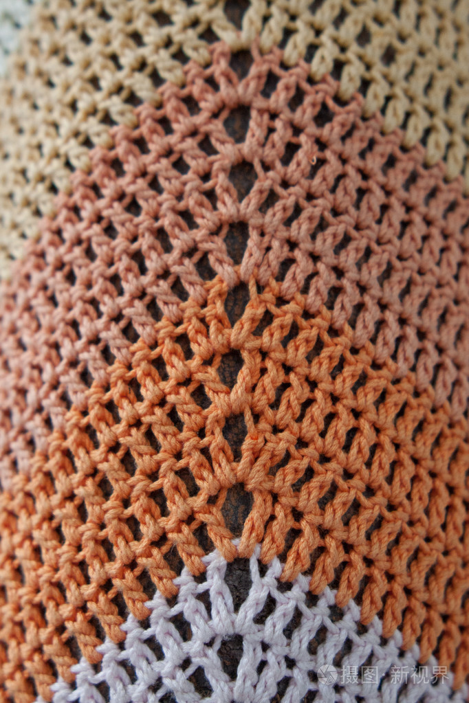 yarnbombing.为树木编织的装饰品.装饰.手工制作的图案.