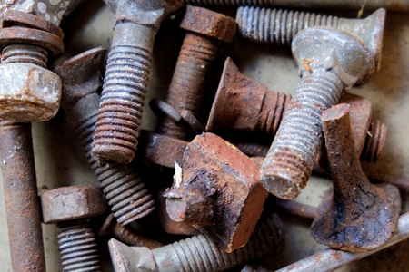 腐蚀螺栓图片