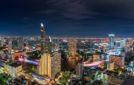 在夜晚场景，曼谷的泰国曼谷市全景图