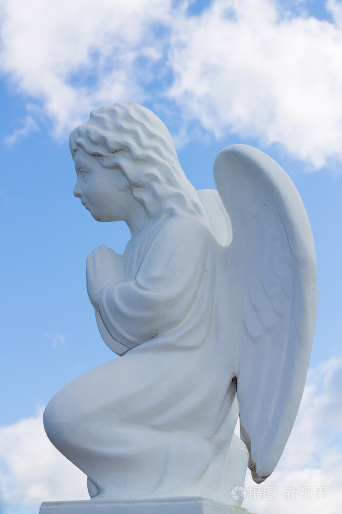 祈祷天使的雕像