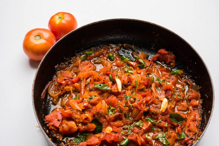 番茄咖喱或 Sabzi 或 sabji 或酸辣酱，主要课程受欢迎印度菜菜单