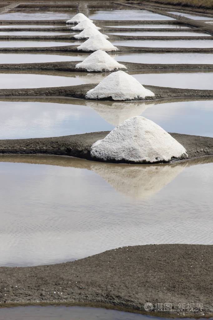 在法国的盐蒸发池