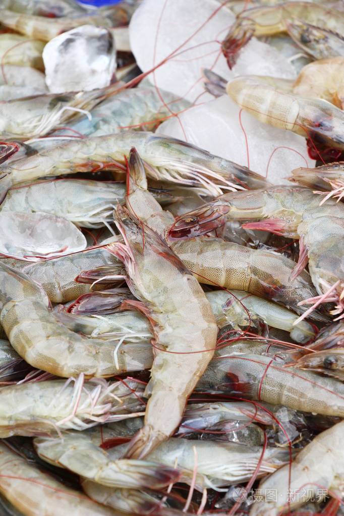 在市场中的鲜虾