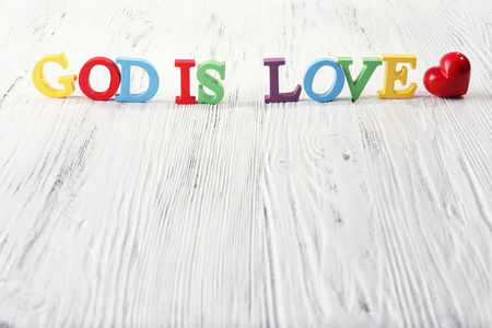 上帝是爱的标志照片