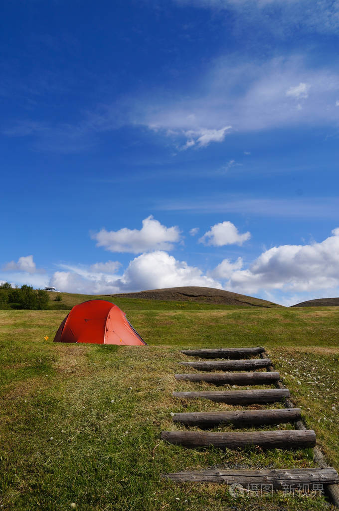 在山上冰岛的野营帐篷