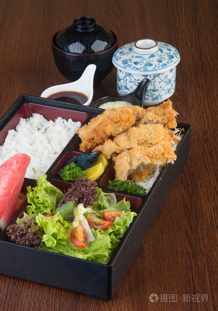日本料理.午餐盒套餐的背景