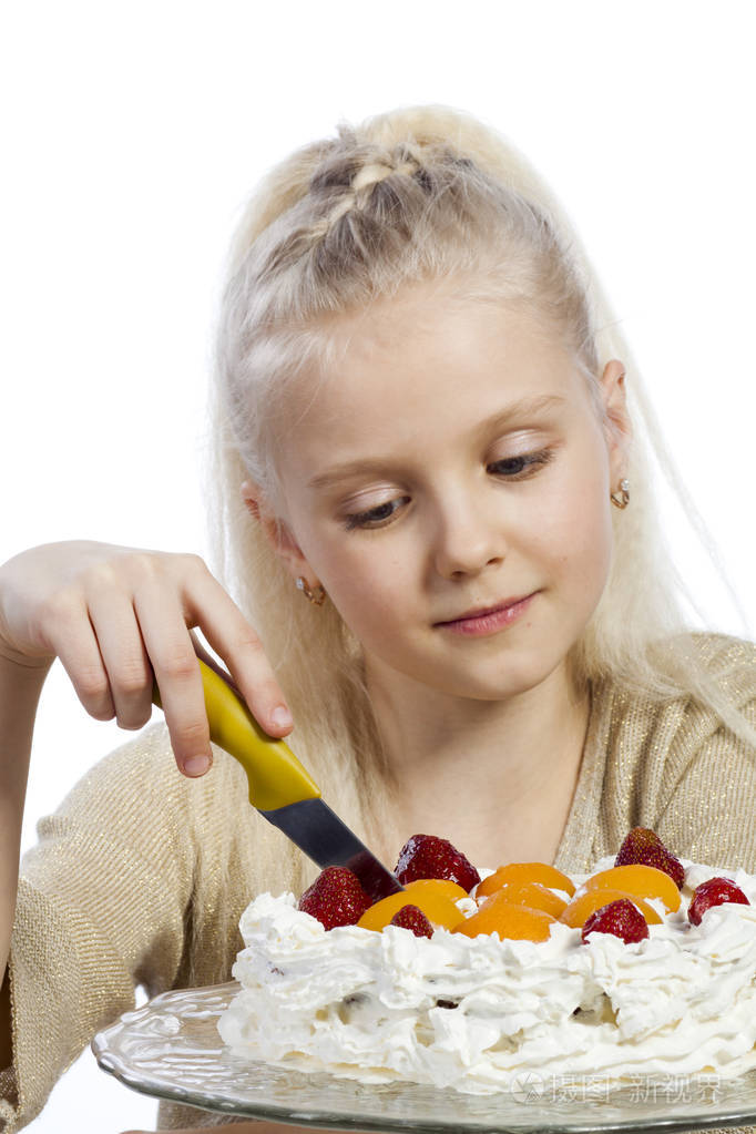 女孩吃蛋糕
