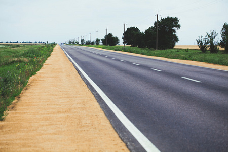 五线谱分割线分割线的道路上照片
