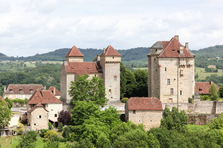 美丽的村庄 Curemonte Correze，法国的视图