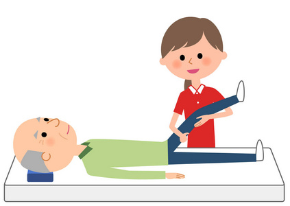 敬老关爱老人帮忙按摩老人照料者从接收康复照片