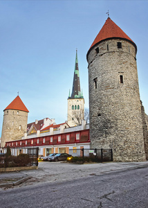 古城墙和圣奥拉夫教堂的塔楼