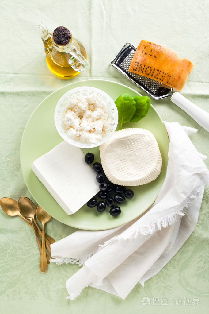 组的白奶酪 : 意大利乳清干酪, 西西里 primosale 和羊 ch照片-正版商