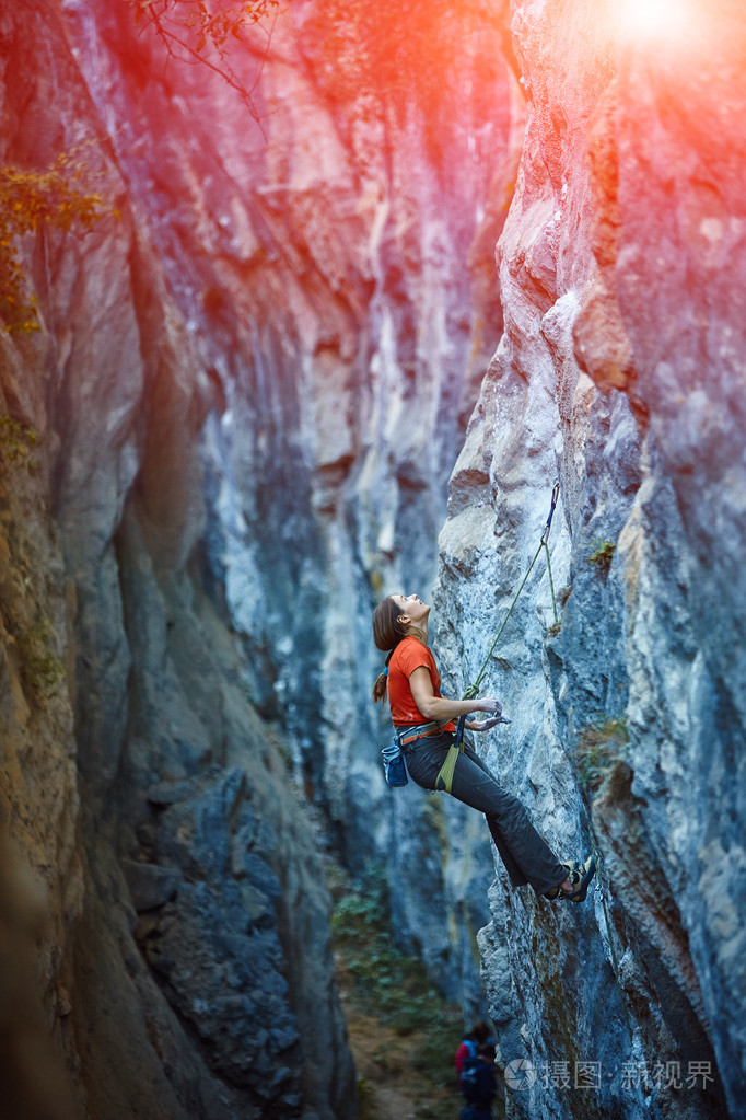 攀岩攀爬悬崖