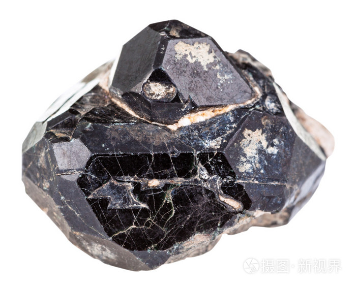 黑尖晶石矿物宝石在透辉石晶体上