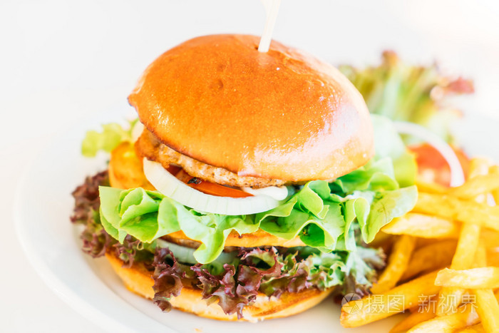 配菜的美味汉堡