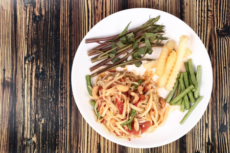 泰国最受欢迎的食谱 辣 酸与 p 混合蔬菜沙拉