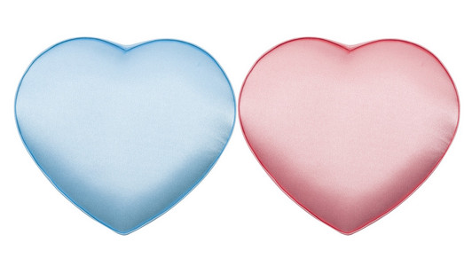 几丝中的文本框的心，粉色和蓝色的形式上白色孤立
