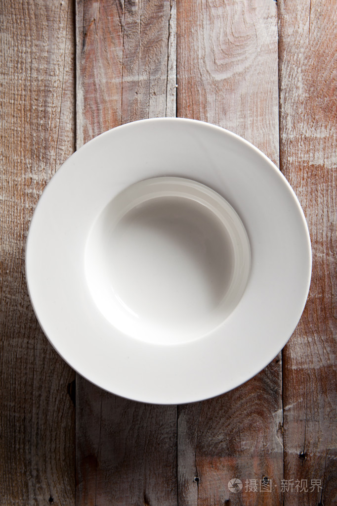 空的白碗