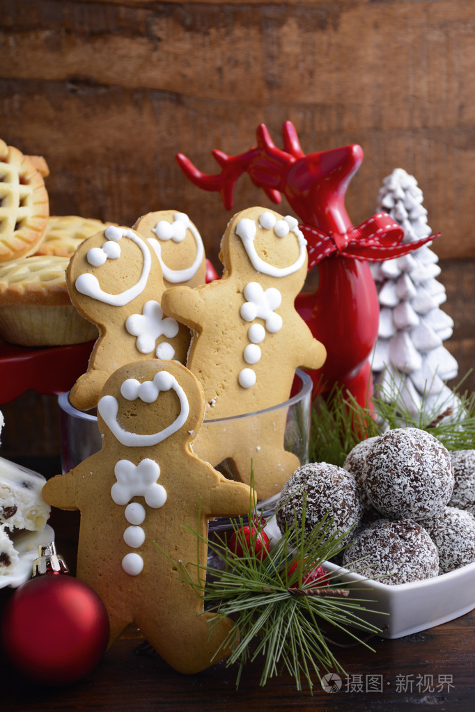 传统的圣诞糖果和派对食品.