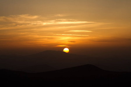 在山的夕阳红