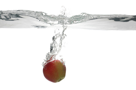 红红的苹果飞溅图片