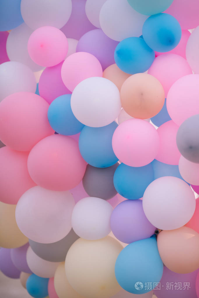 组的多彩色气球