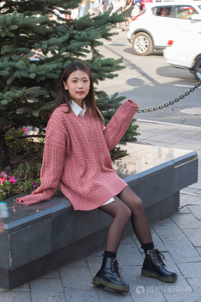 女学生的肖像照片-正版商用图片0e2vbo-摄图新视界