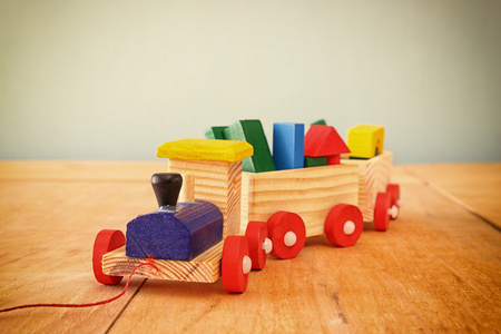 木制玩具火车