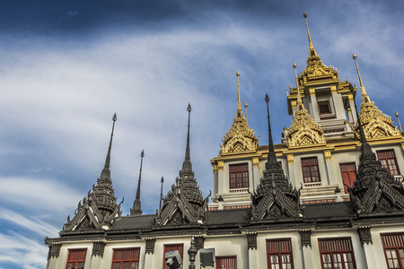扫管笏 ratchanaddaram 和 loha 波罗萨金属宫殿在曼谷，泰国