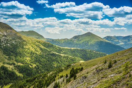 小山和山谷图片