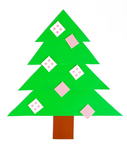 创意纸圣诞树上白色纸张