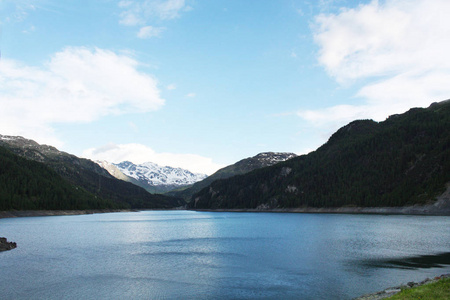 下湖在瑞士的风景